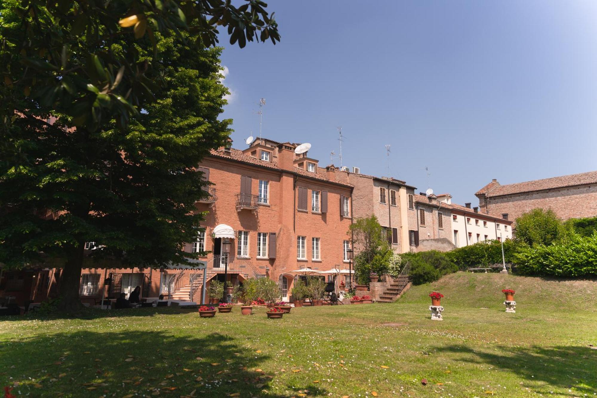 Hotel Duchessa Isabella Collection By Gsa Hotels Ferrare Extérieur photo