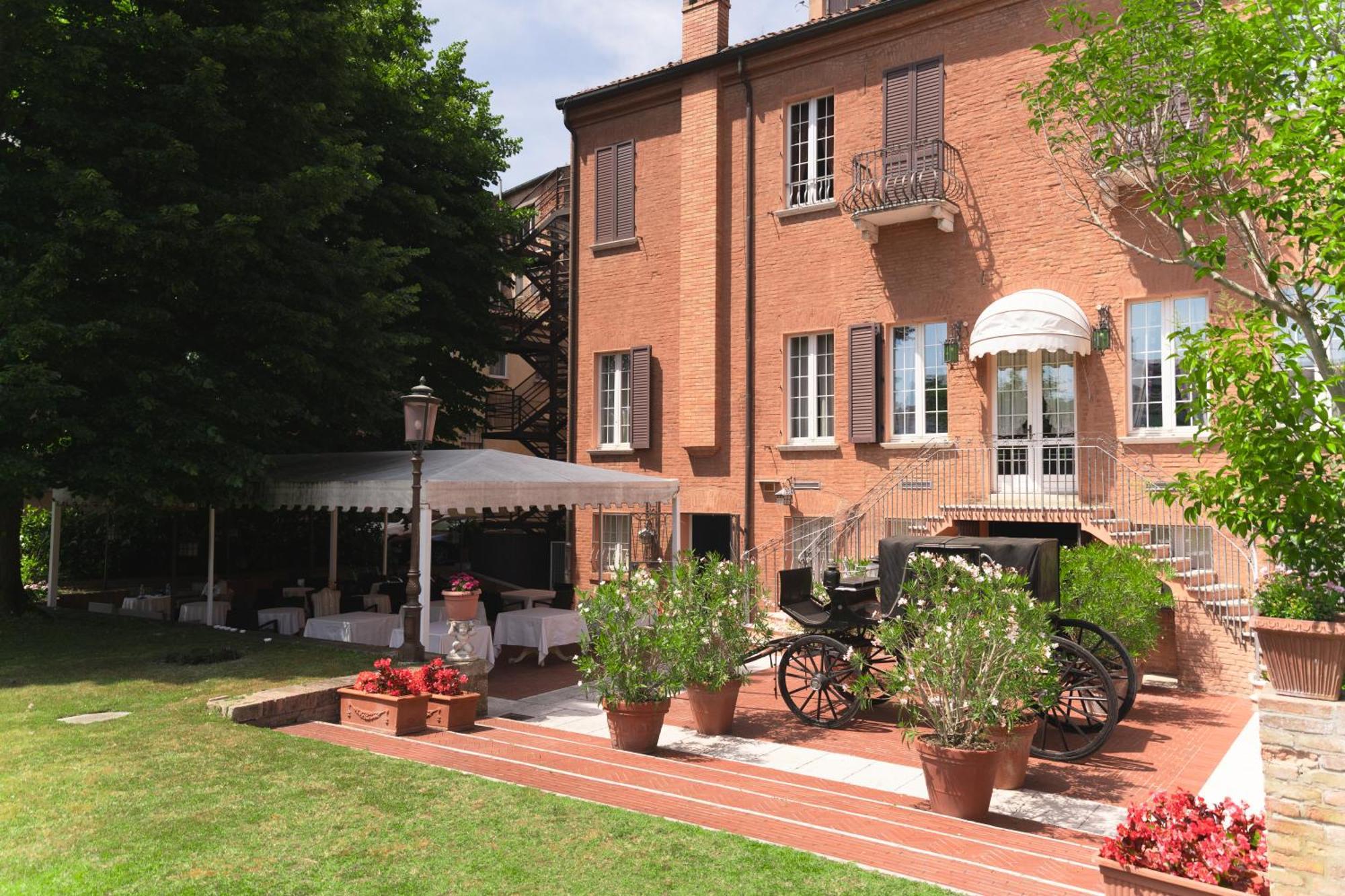 Hotel Duchessa Isabella Collection By Gsa Hotels Ferrare Extérieur photo