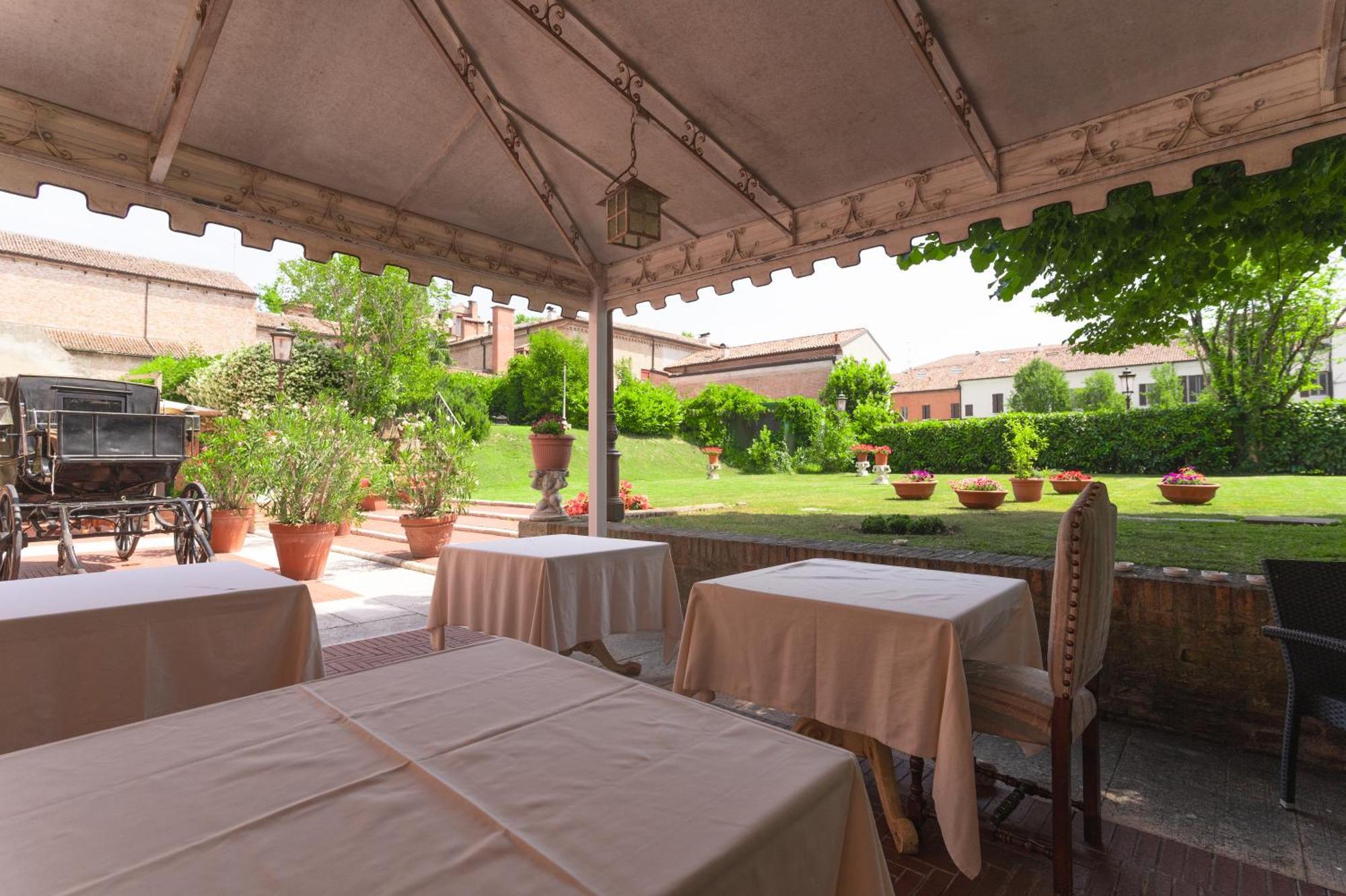 Hotel Duchessa Isabella Collection By Gsa Hotels Ferrare Extérieur photo