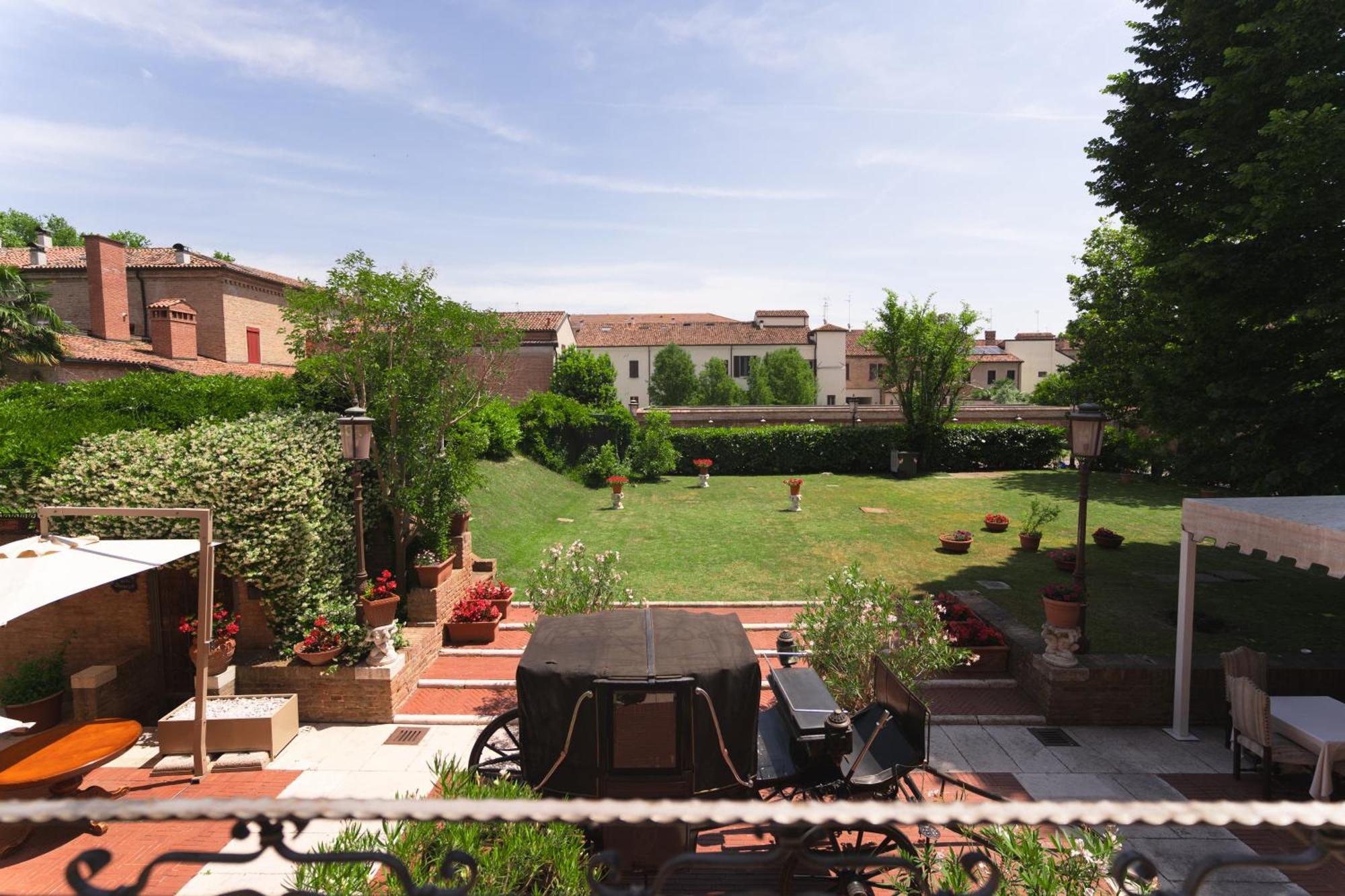 Hotel Duchessa Isabella Collection By Gsa Hotels Ferrare Extérieur photo
