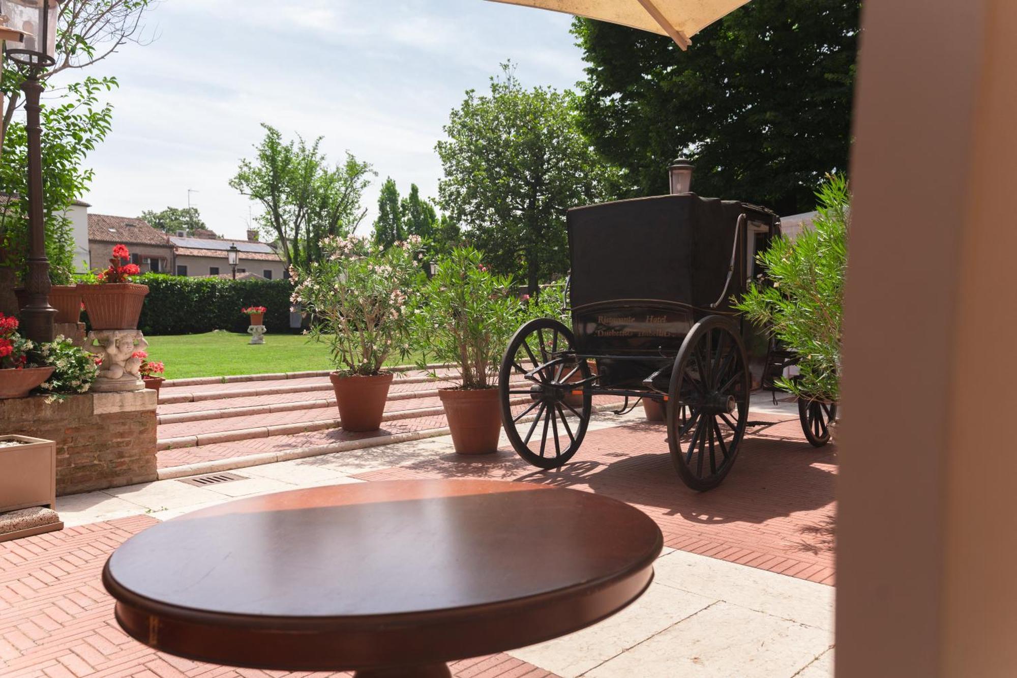 Hotel Duchessa Isabella Collection By Gsa Hotels Ferrare Extérieur photo